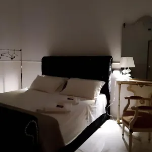 Palazzo Novecento Centro Storico Nocleg ze śniadaniem